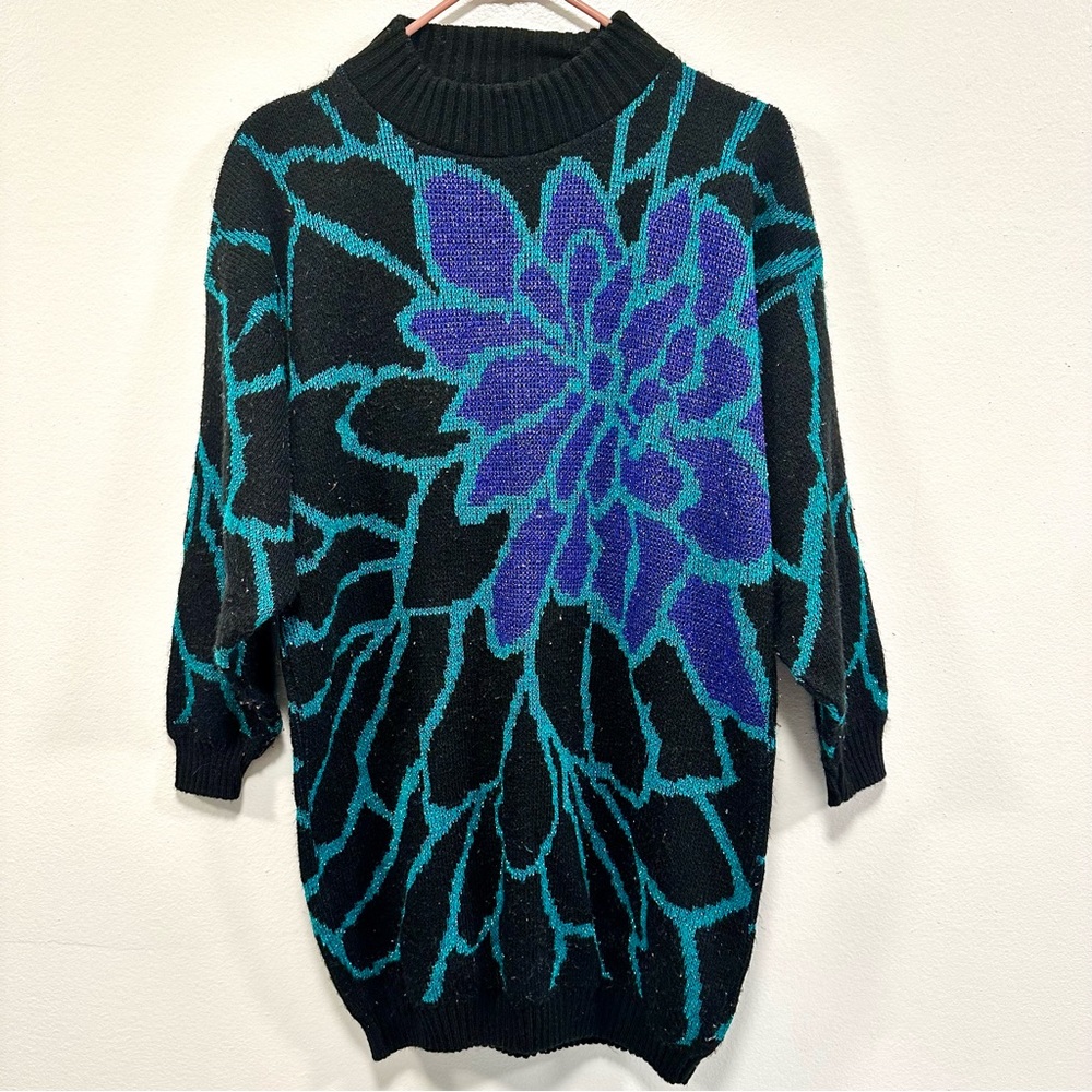 Vintage blue and purple floral tunic, sweater, women’s size large!